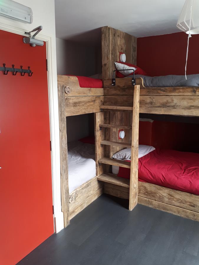 カーナーヴォン Ty Glyndwr Bunkhouse, Bar And Cafeホステル エクステリア 写真